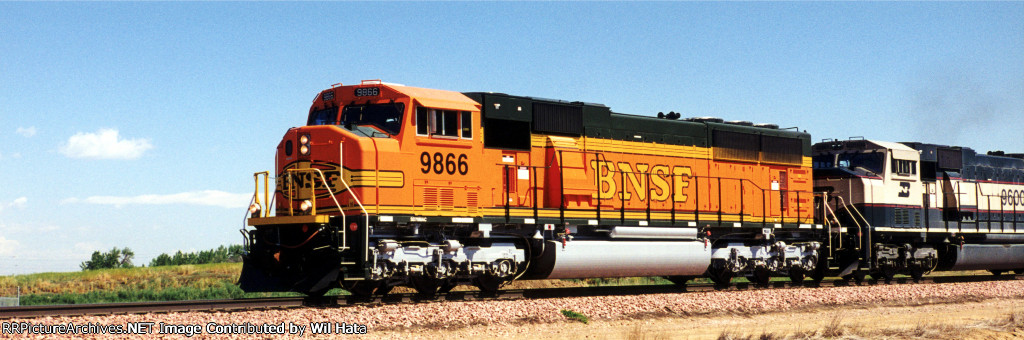 BNSF SD70MAC 9866